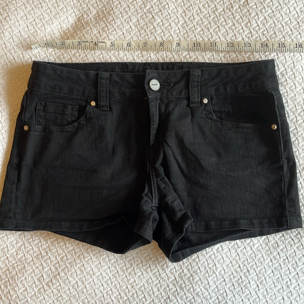 Black denim shorts - Picture 1 of 7